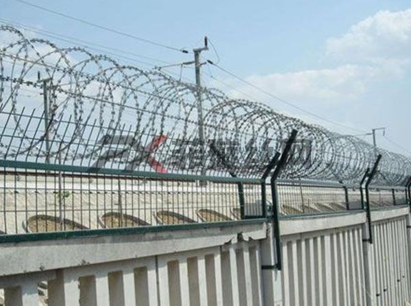 鐵路刺絲滾籠生產廠家